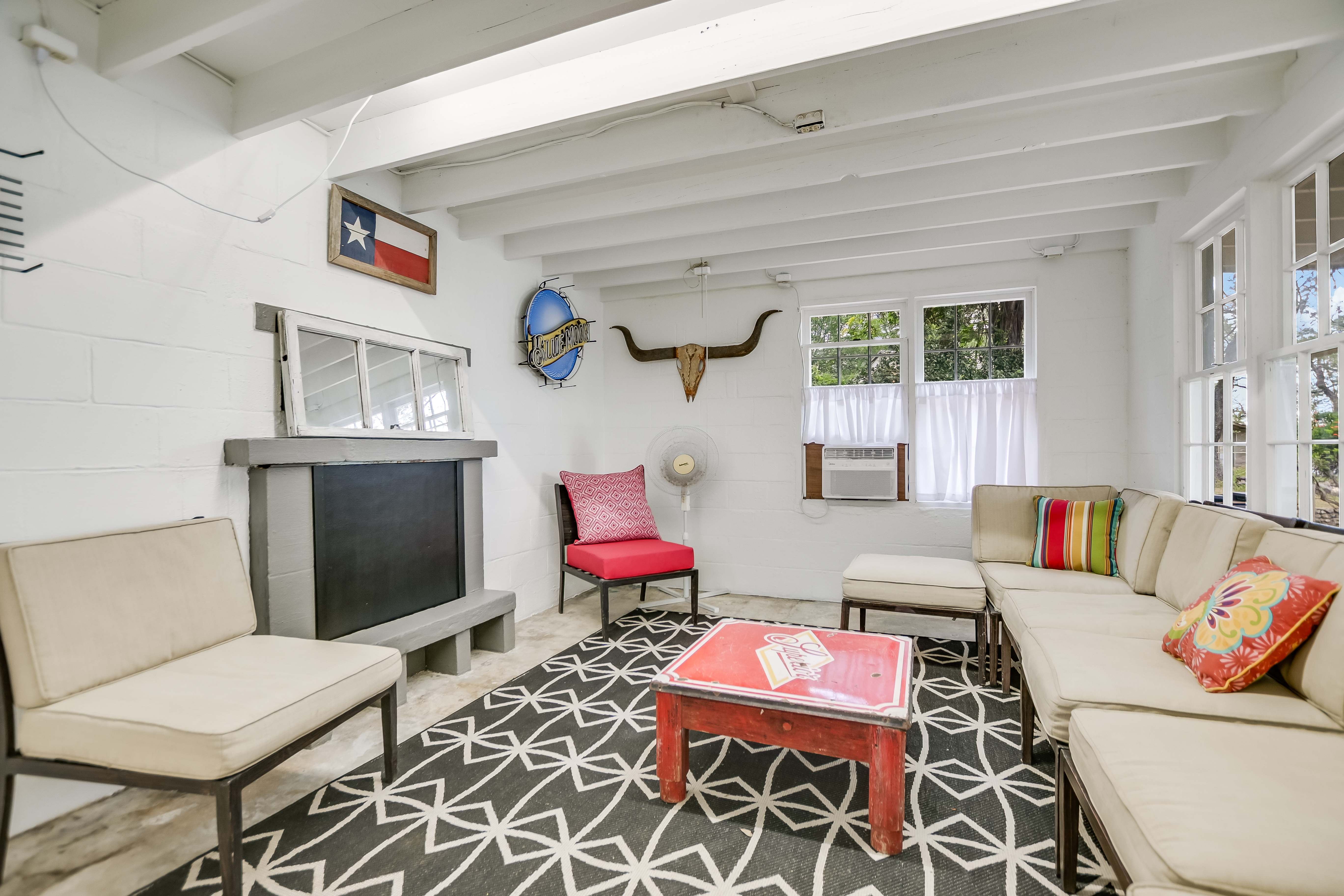  JUST LISTED - Charming lakefront retreat on Lake Travis - 物件實景