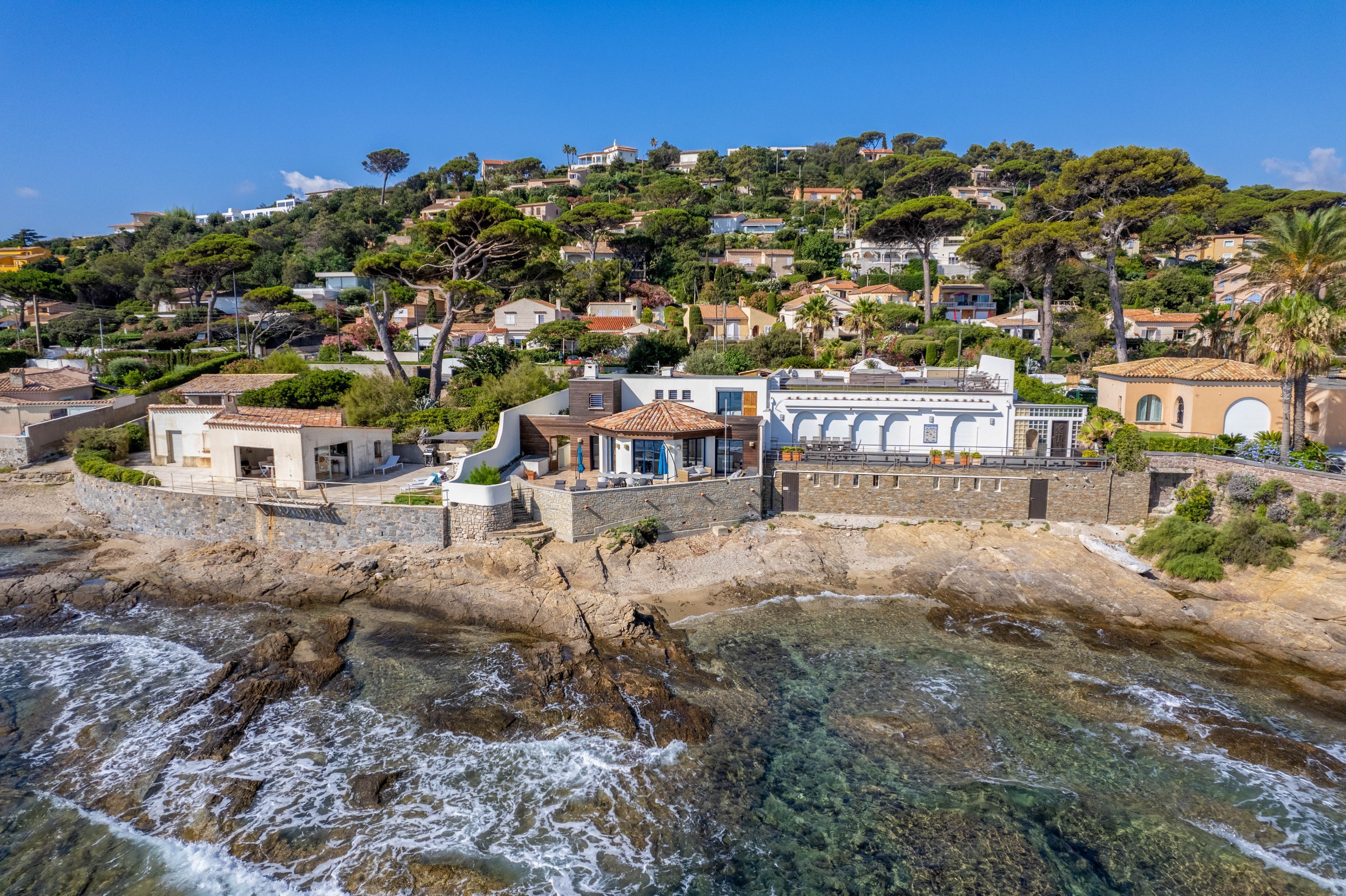  Waterfront house of 180 sq.m with sea view. - 物件實景