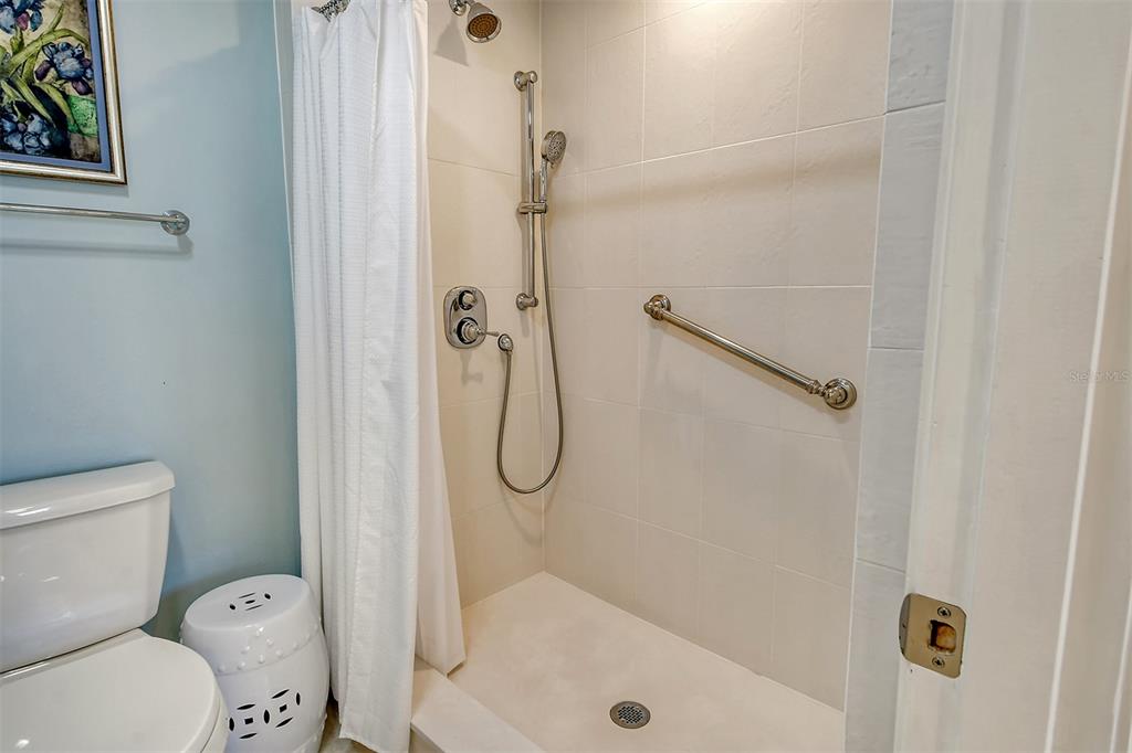 Longboat Key, Florida, 34228, United States, 2 Bedrooms Bedrooms, ,2 BathroomsBathrooms,Residential,For Sale,1989430