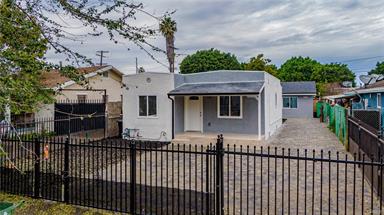 Los Angeles, California, 90003, United States, 5 Bedrooms Bedrooms, ,Residential,For Sale,1879445