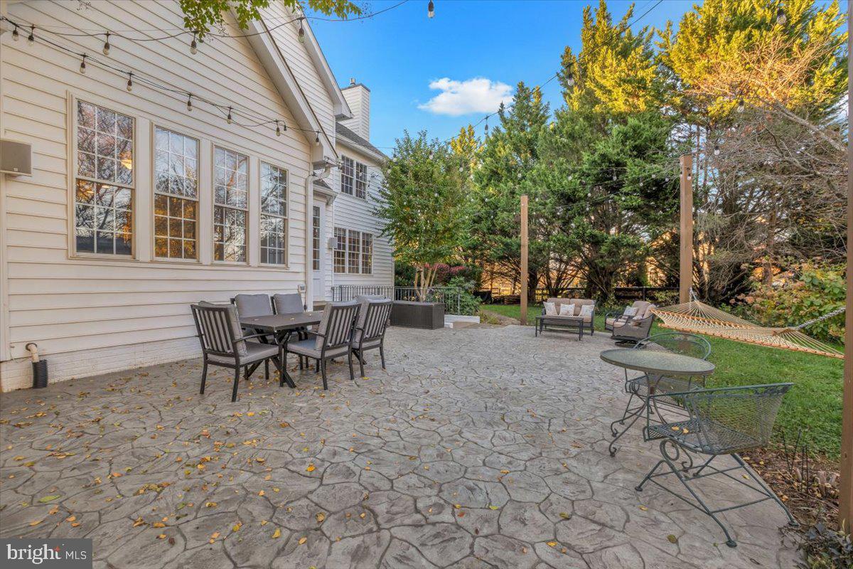 Hamilton, Virginia, 20158, United States, 4 Bedrooms Bedrooms, ,5 BathroomsBathrooms,Residential,For Sale,1987096