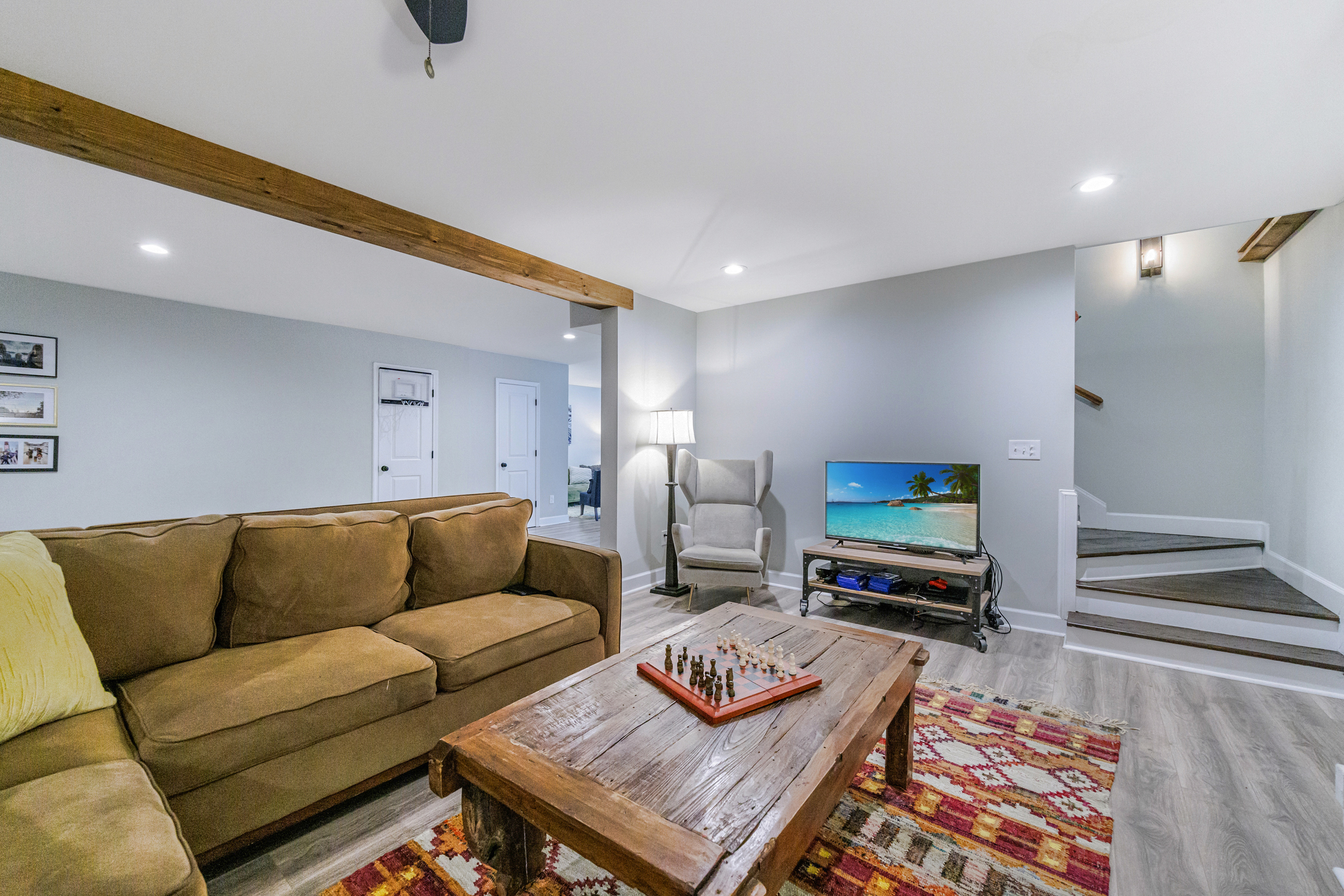  Stunning Fully Renovated Oasis on 2.4+/- Acres - 物件實景