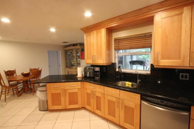 Lake Worth, Florida, 33463, United States, 4 Bedrooms Bedrooms, ,2 BathroomsBathrooms,Residential,For Sale,1928734