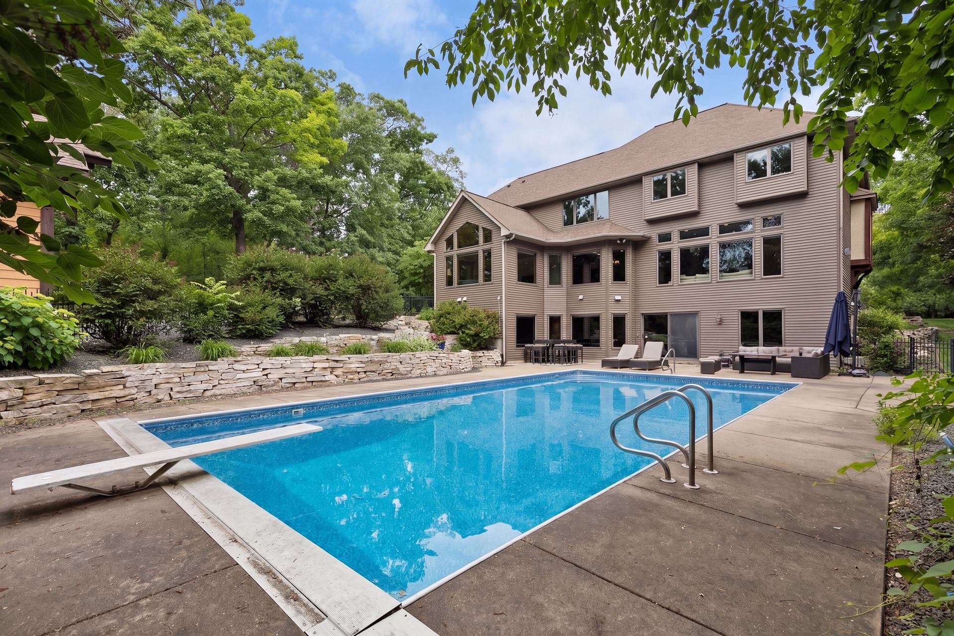  One-of-a-kind wooded retreat in Lakeville - 物件實景