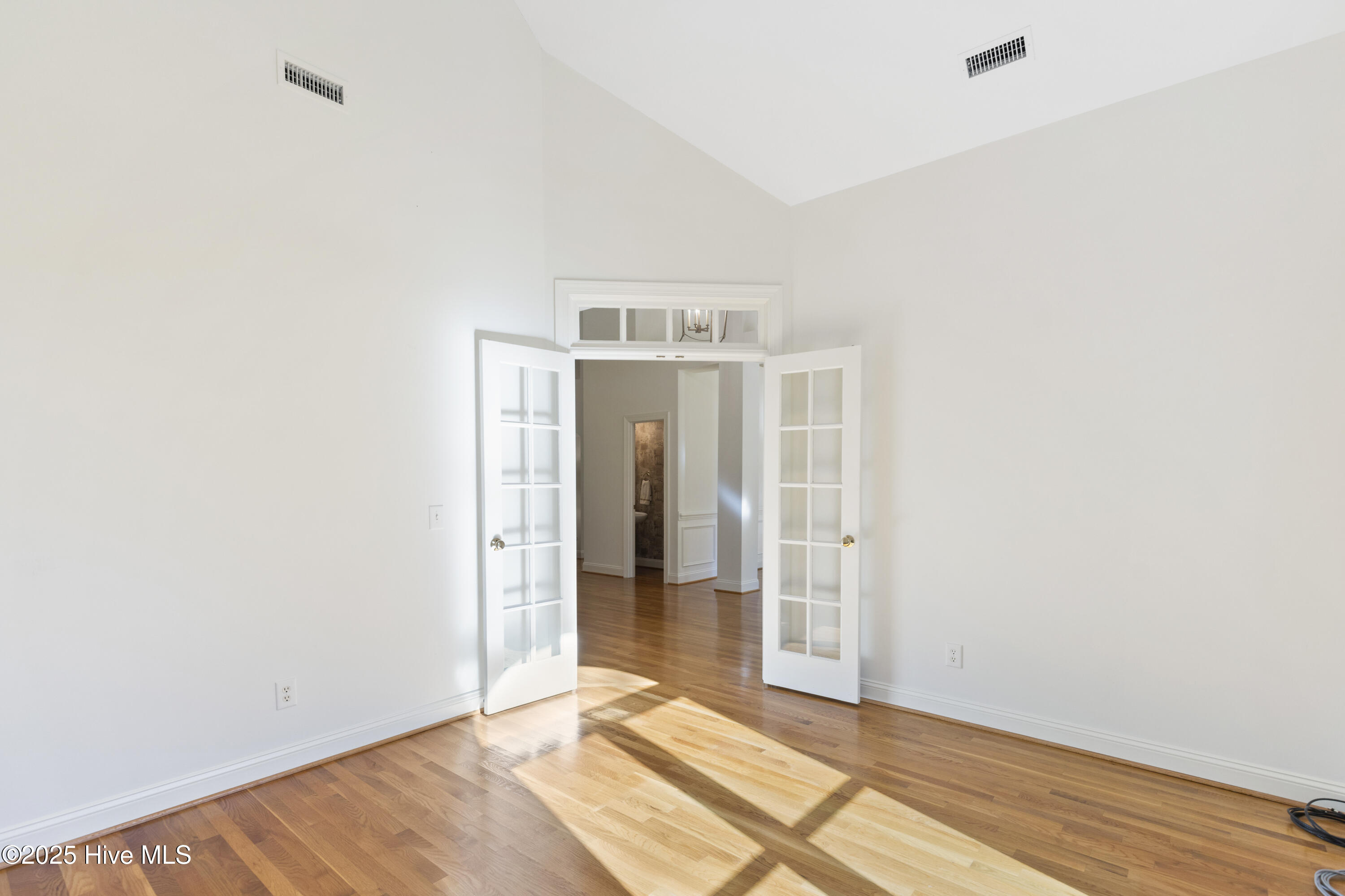 Wilmington, North Carolina, 28409, United States, 4 Bedrooms Bedrooms, ,4 BathroomsBathrooms,Residential,For Sale,1991062