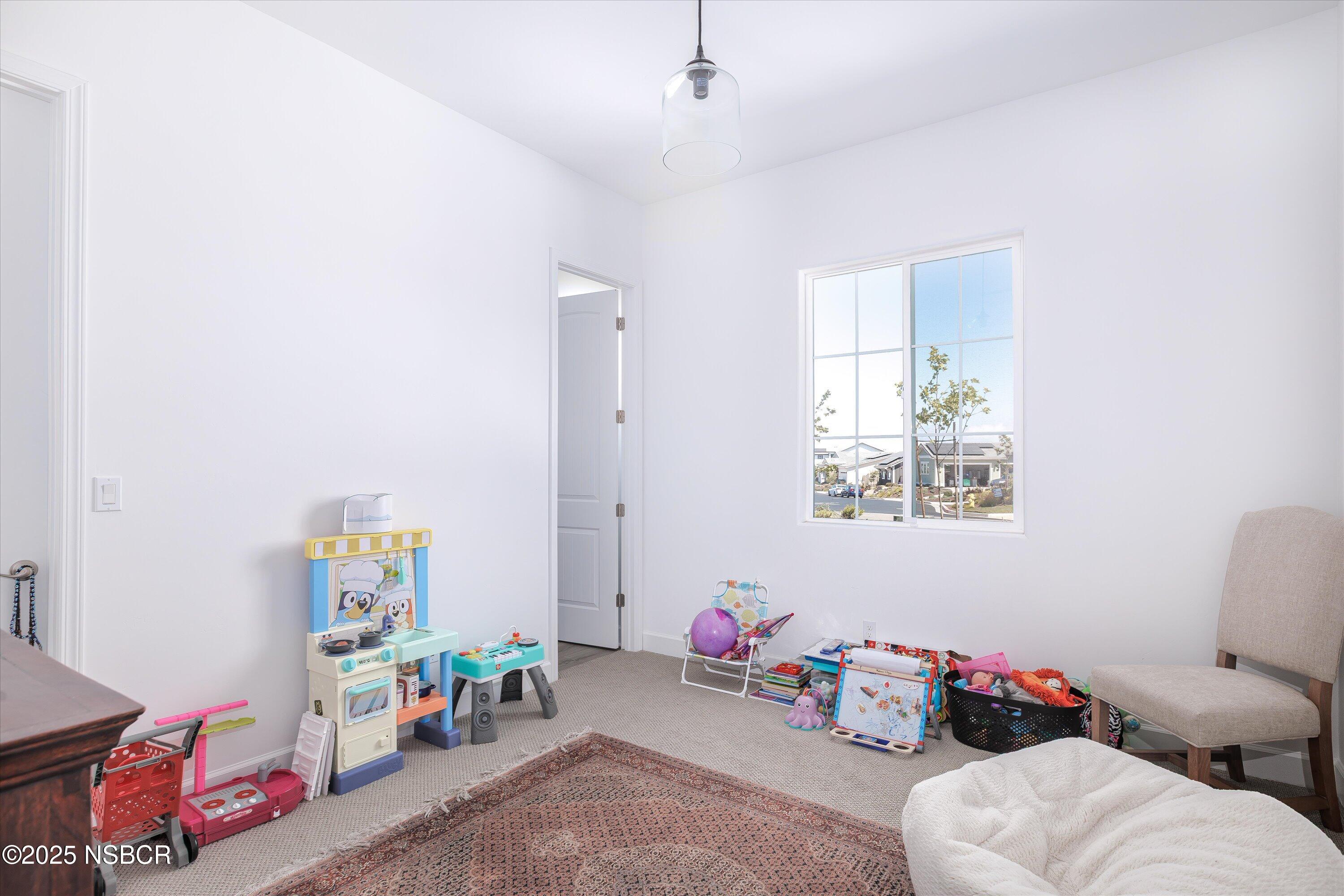 Santa Maria, California, 93455, United States, 4 Bedrooms Bedrooms, ,4 BathroomsBathrooms,Residential,For Sale,1975540