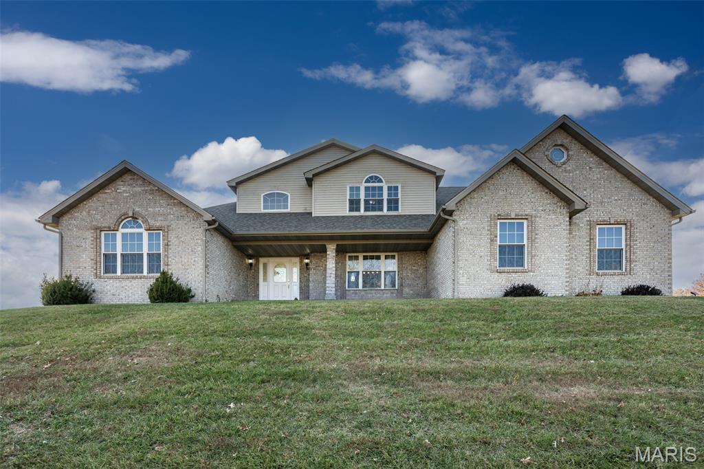 Brighton, Illinois, 62012, United States, 6 Bedrooms Bedrooms, ,4 BathroomsBathrooms,Residential,For Sale,1995743