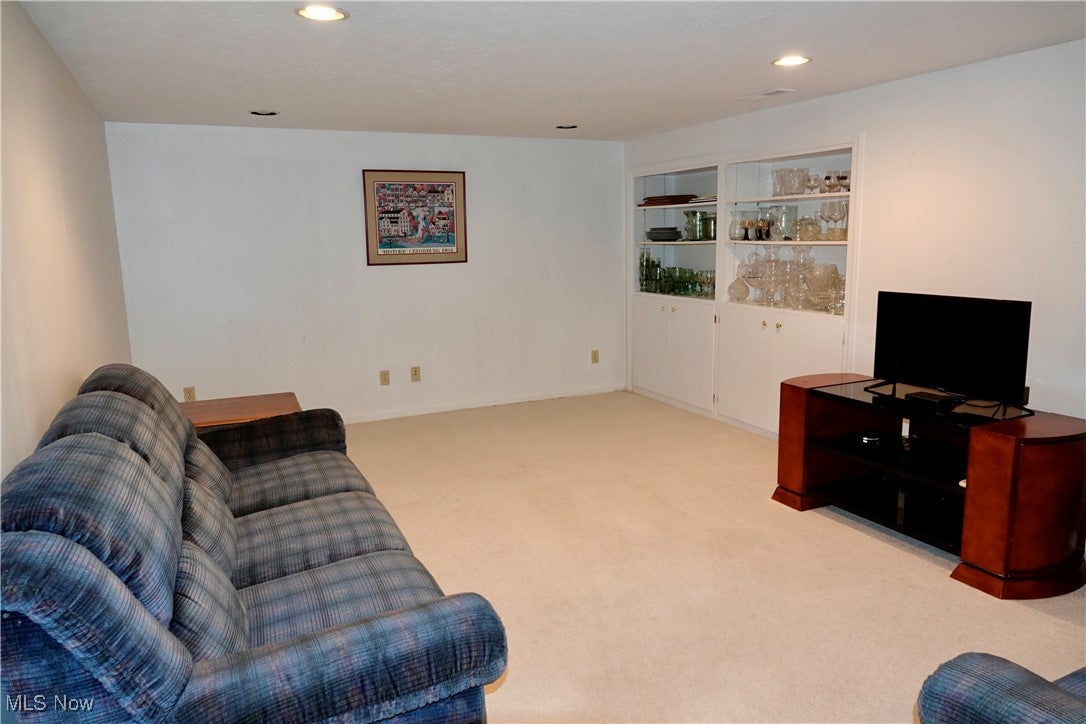 Solon, Ohio, 44139, United States, 4 Bedrooms Bedrooms, ,3 BathroomsBathrooms,Residential,For Sale,1981098