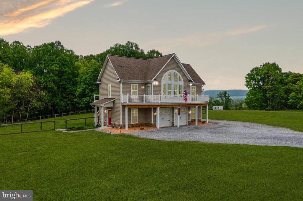 Hillsboro, Virginia, 20132, United States, 2 Bedrooms Bedrooms, ,2 BathroomsBathrooms,Residential,For Sale,1798286
