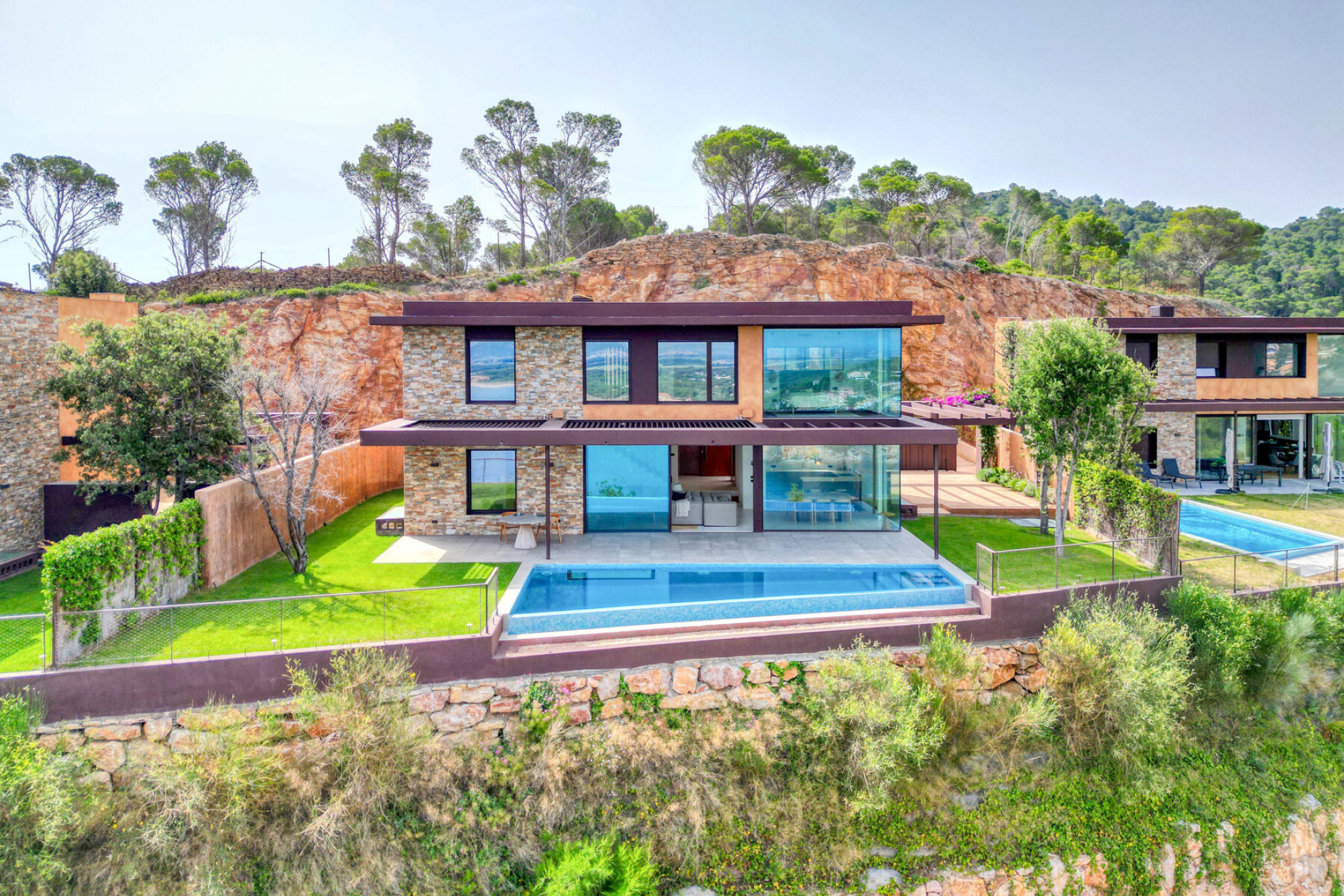  House with swimming pool and sea views in private urbanization in Sa Riera. - 物件實景