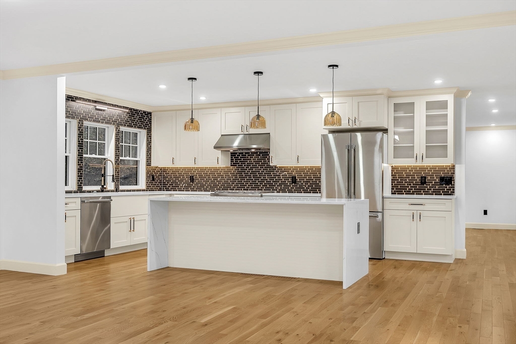 Wellesley, Massachusetts, 02481, United States, 5 Bedrooms Bedrooms, ,5 BathroomsBathrooms,Residential,For Sale,2001745