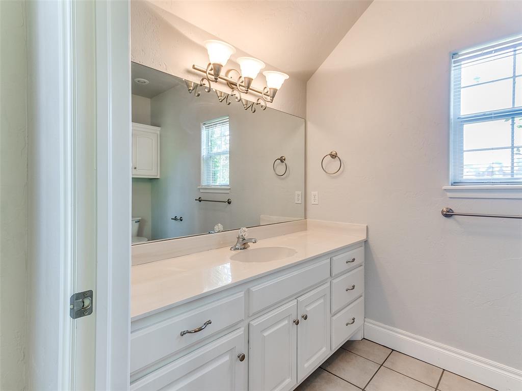 Choctaw, Oklahoma, 73020, United States, 4 Bedrooms Bedrooms, ,5 BathroomsBathrooms,Residential,For Sale,1978784