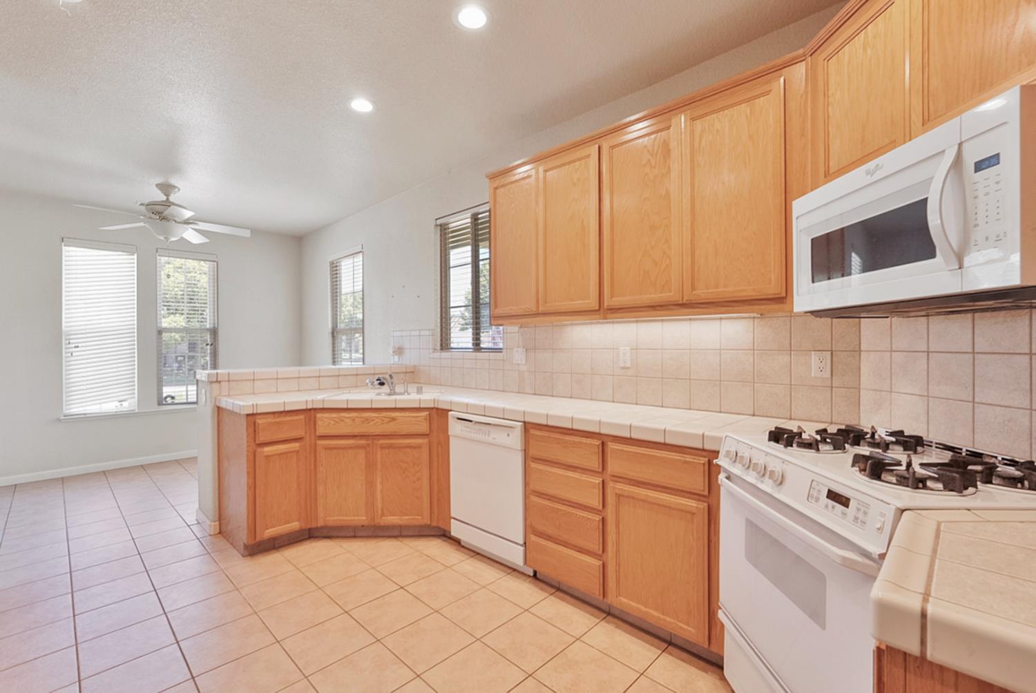 Lodi, California, 95242, United States, 4 Bedrooms Bedrooms, ,2 BathroomsBathrooms,Residential,For Sale,1928758