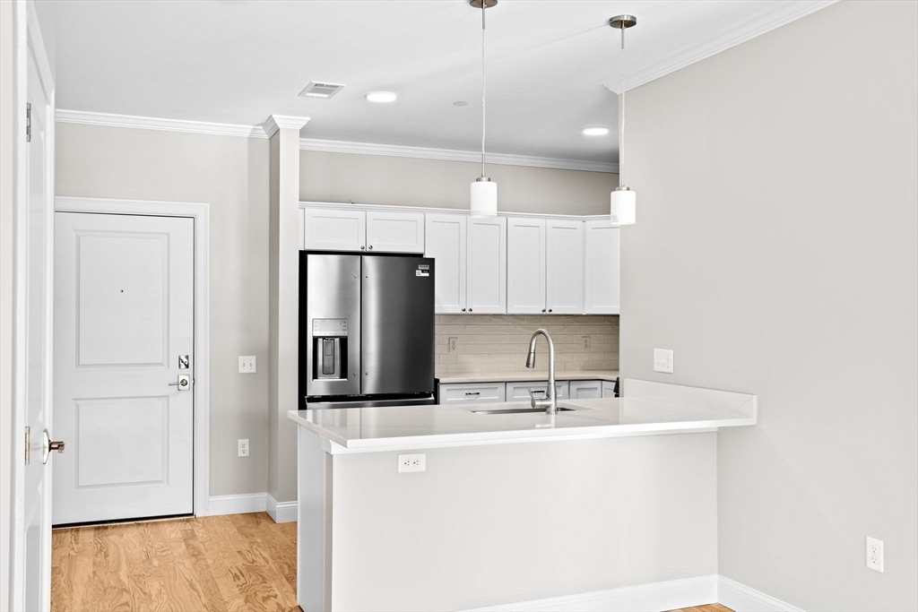 Milton, Massachusetts, 02186, United States, 2 Bedrooms Bedrooms, ,2 BathroomsBathrooms,Residential,For Sale,1865271