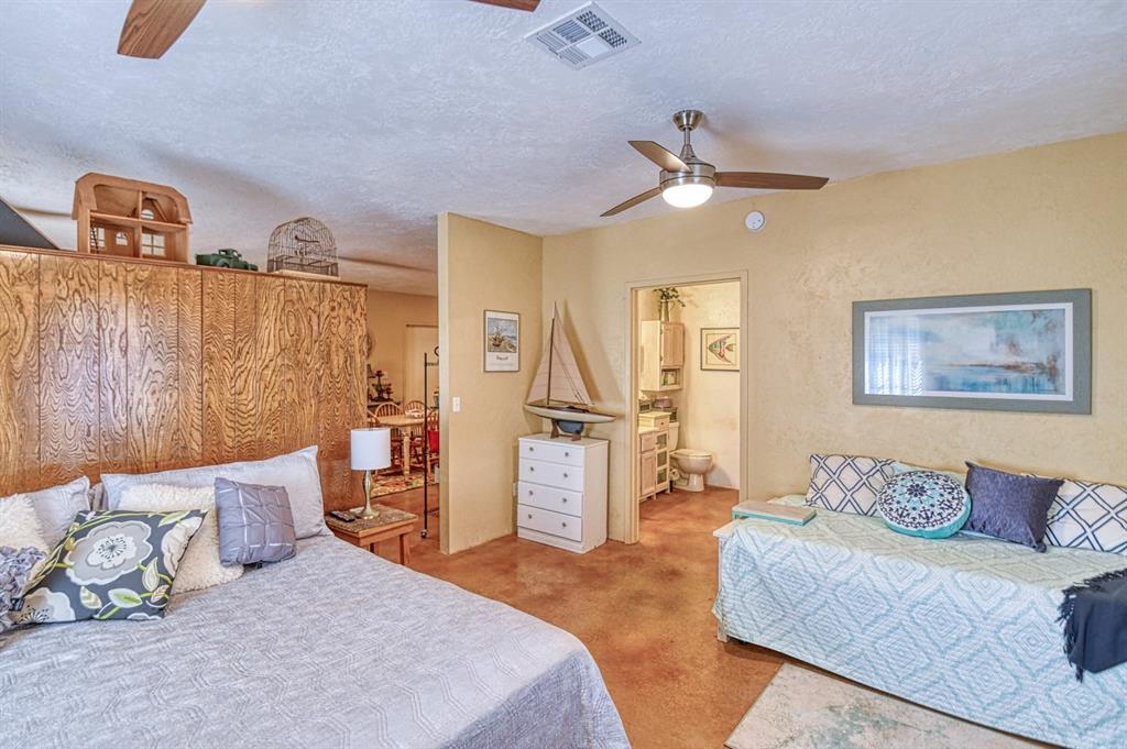 Chickasha, Oklahoma, 73018, United States, 4 Bedrooms Bedrooms, ,5 BathroomsBathrooms,Residential,For Sale,1921713