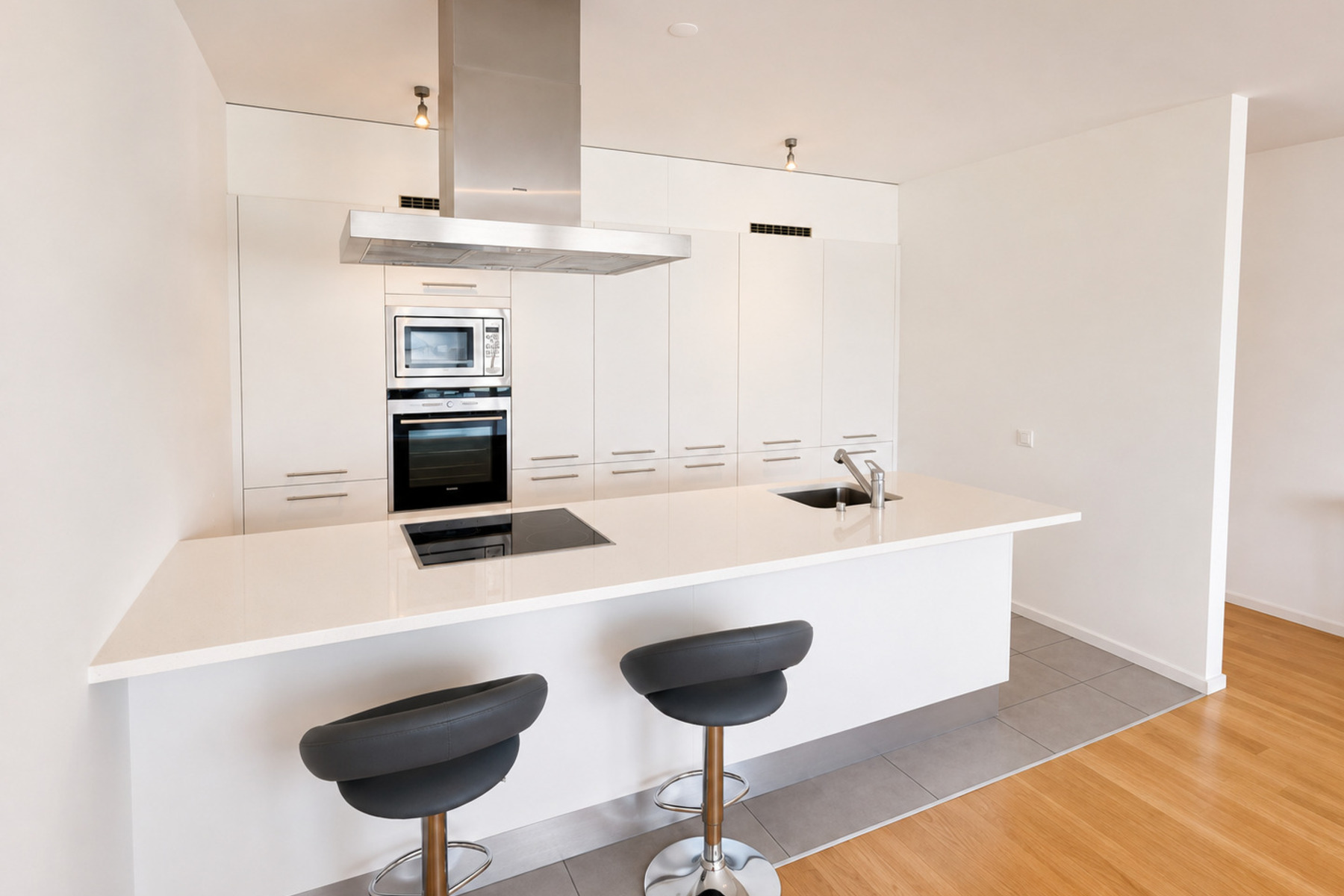  Modern lake view apartment near the city center - 物件實景