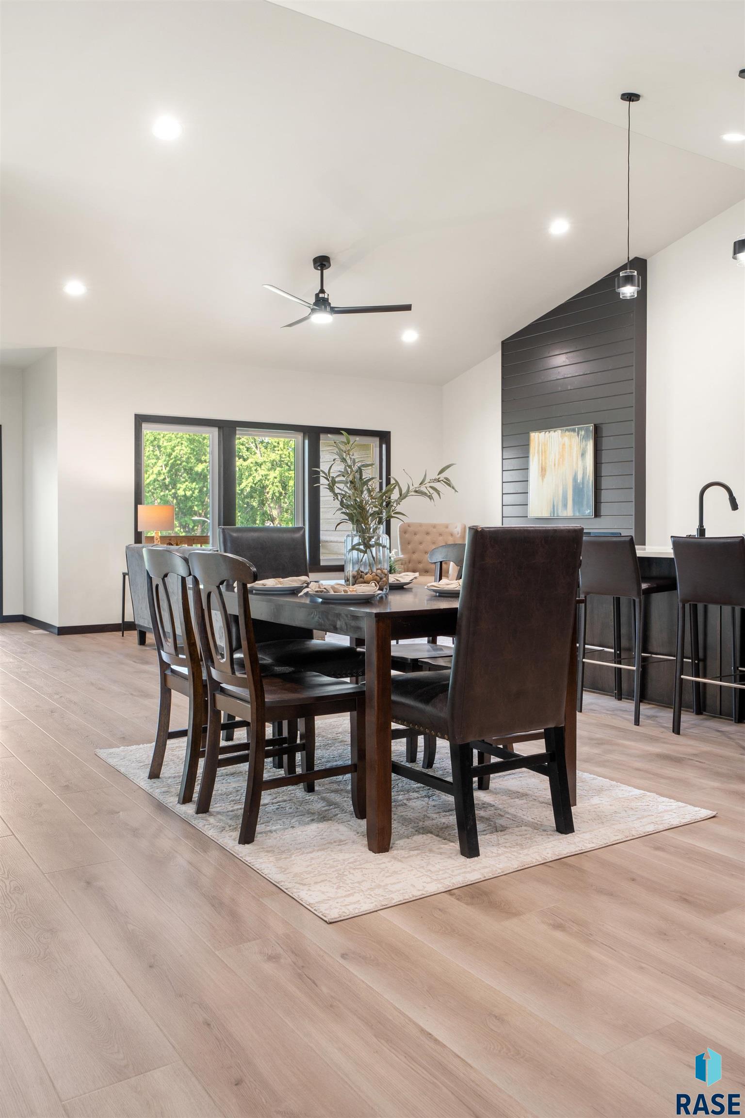 Sioux Falls, South Dakota, 57110, United States, 4 Bedrooms Bedrooms, ,2 BathroomsBathrooms,Residential,For Sale,1974894