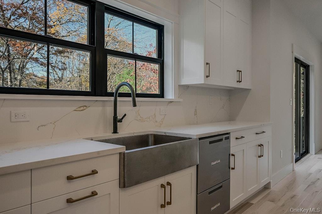 Middle Island, New York, 11953, United States, 4 Bedrooms Bedrooms, ,4 BathroomsBathrooms,Residential,For Sale,1988192