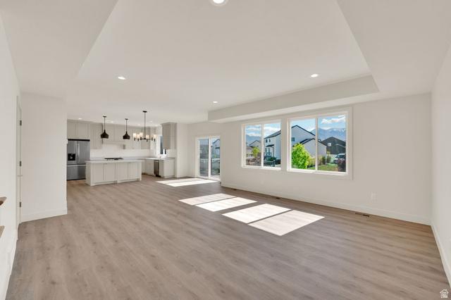 Saratoga Springs, Utah, 84045, United States, 6 Bedrooms Bedrooms, ,4 BathroomsBathrooms,Residential,For Sale,2047947