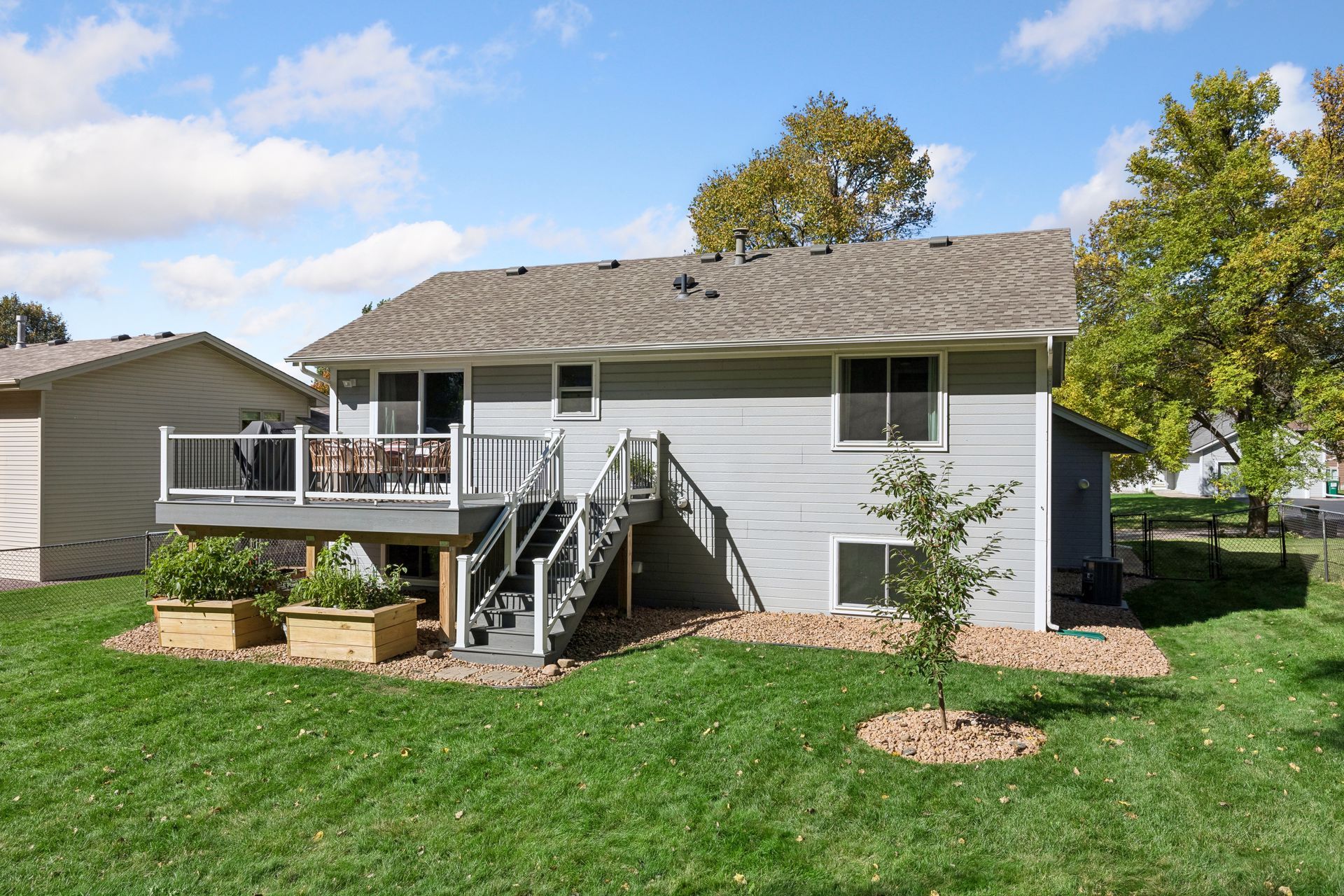  A Light-Filled Home Near Rolling Oaks Park - 物件實景