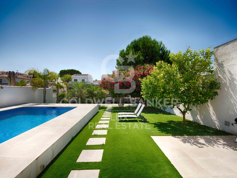 Girona, Empuriabrava, Cap Ras - Creus - Falconera, Empuriabrava, Catalonia, ES, 3 Bedrooms Bedrooms, ,2 BathroomsBathrooms,Residential,For Sale,Girona, Empuriabrava, Cap Ras - Creus - Falconera,1448905
