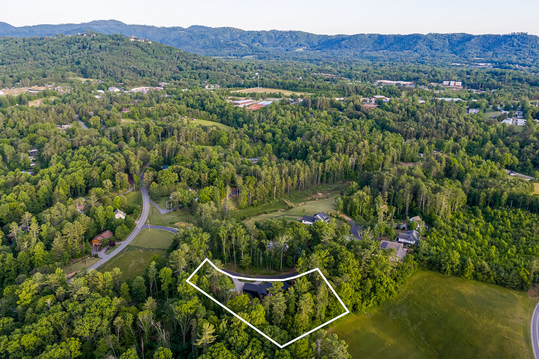  WEAVERVILLE - 物件實景