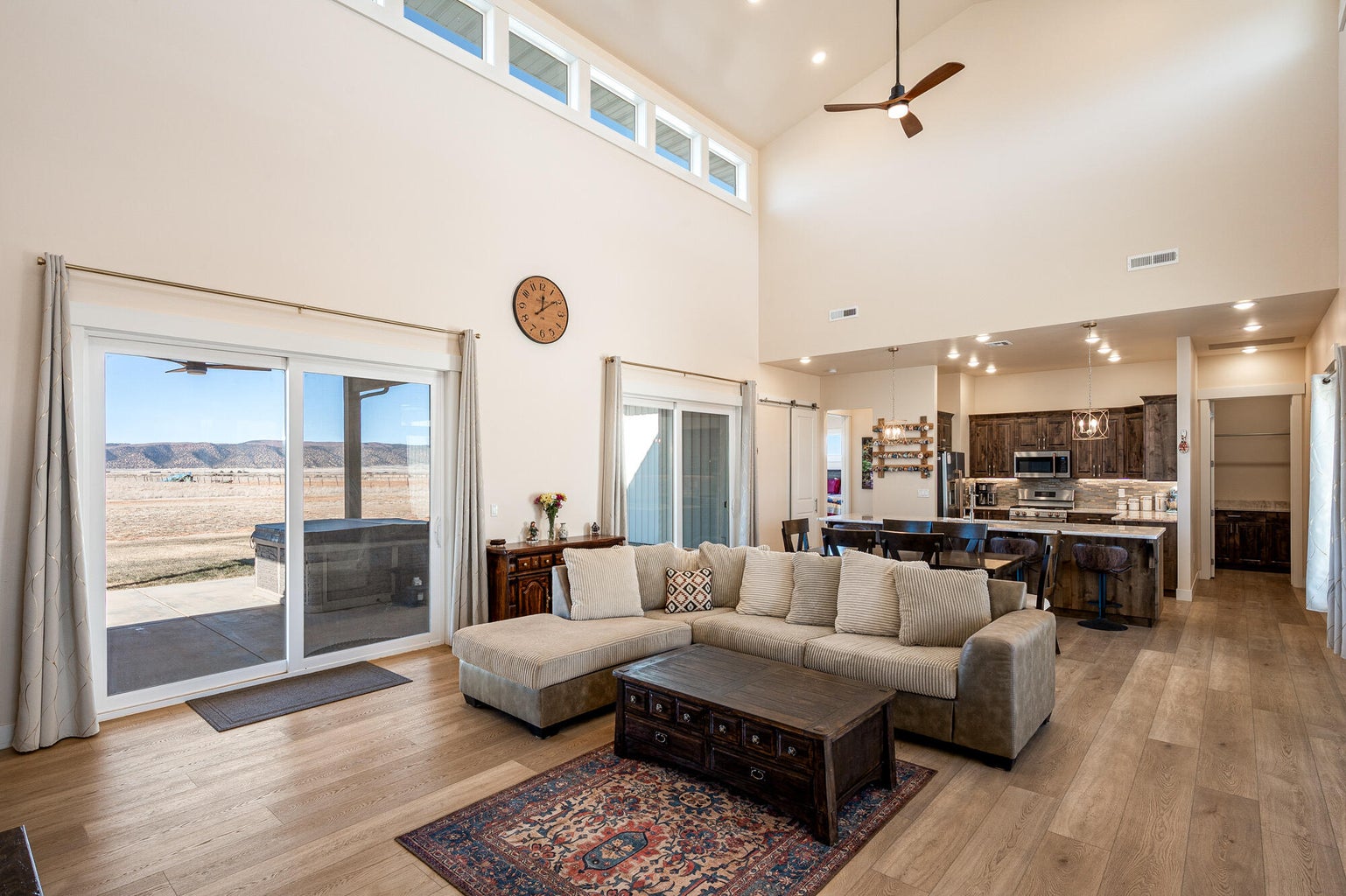 Parowan, Utah, 84761, United States, 3 Bedrooms Bedrooms, ,3 BathroomsBathrooms,Residential,For Sale,1992445