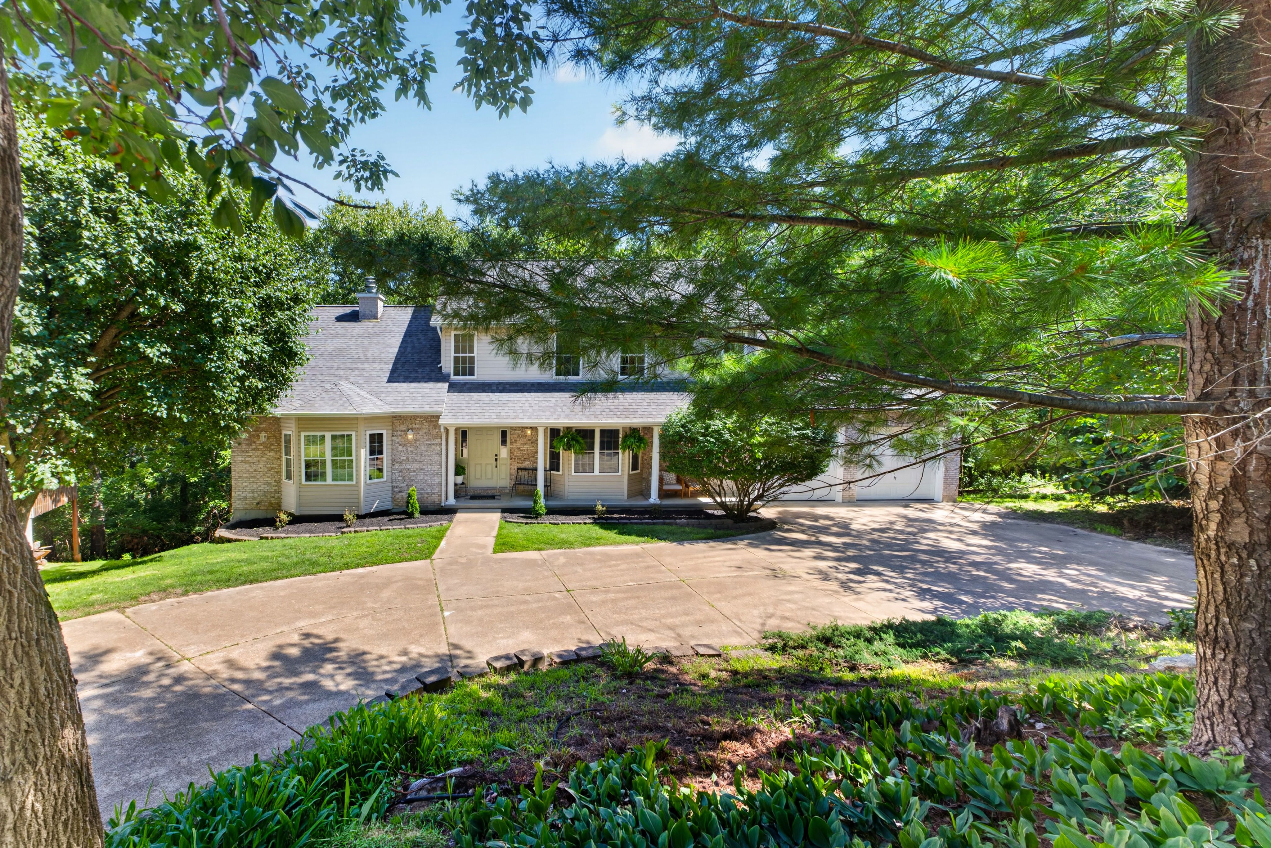  Welcome to Oak Bluff: Nature’s Serenity Meets Elegant Living - 物件實景