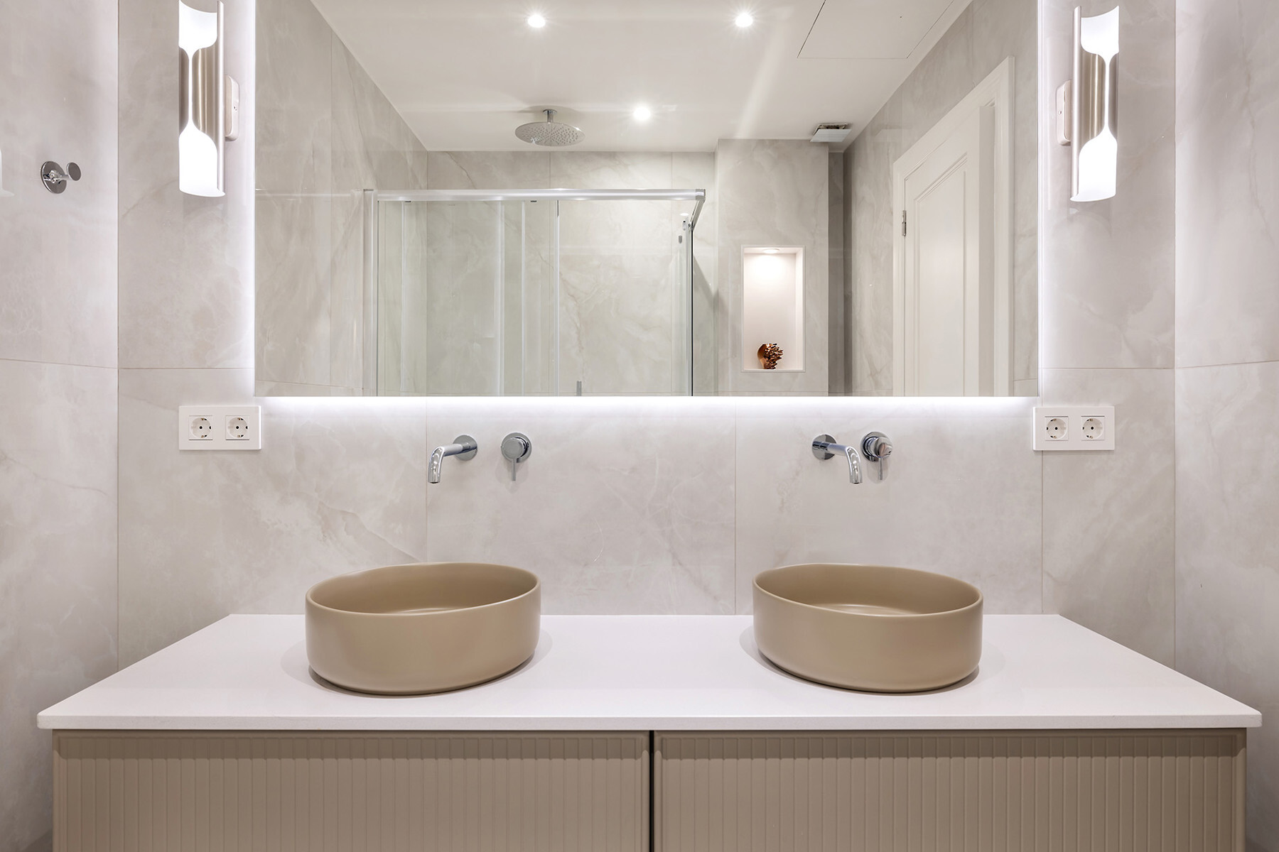  Impressive renovated duplex penthouse with terraces on both levels - 物件實景