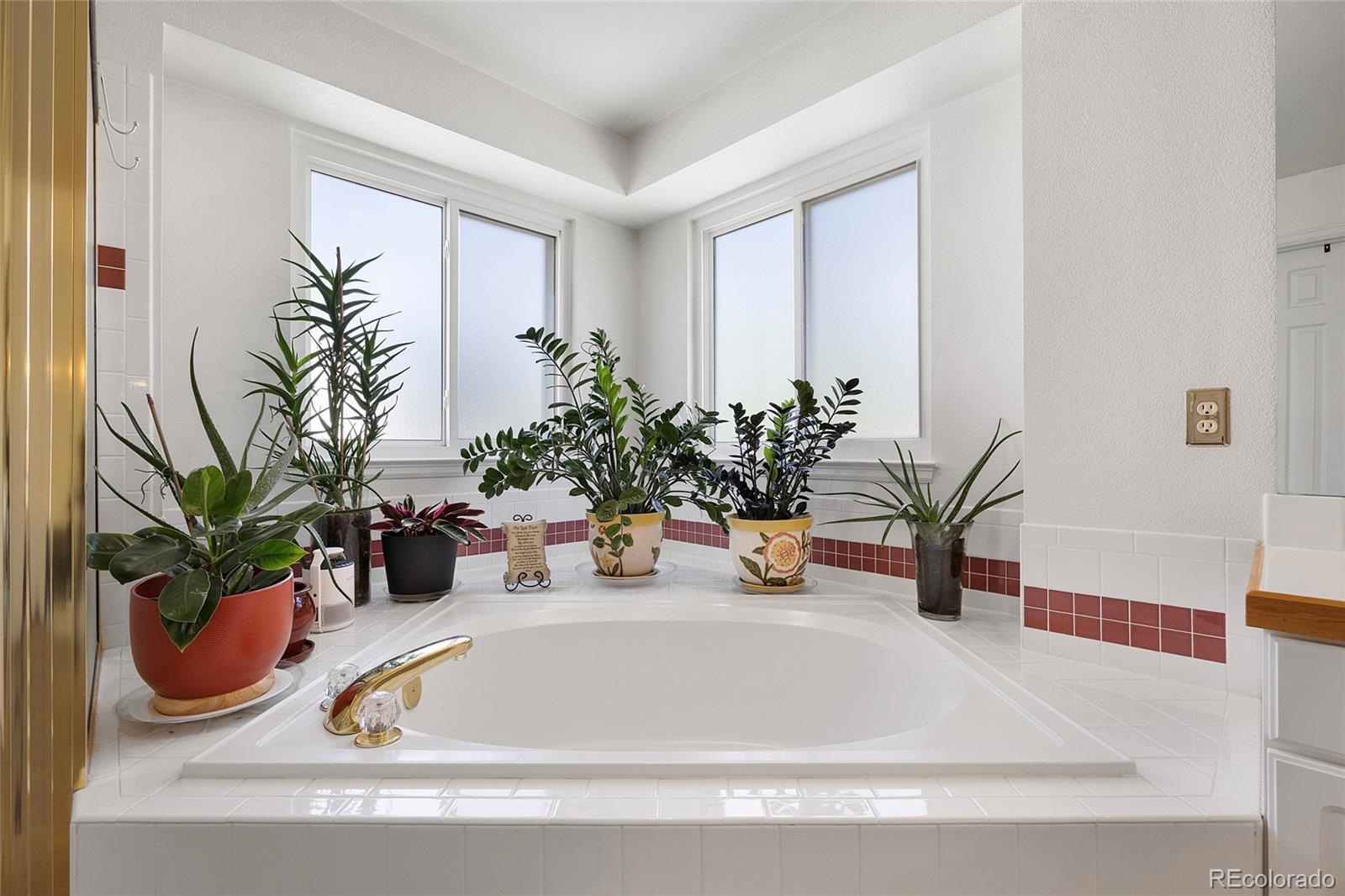 Centennial, Colorado, 80015, United States, 4 Bedrooms Bedrooms, ,3 BathroomsBathrooms,Residential,For Sale,1902637