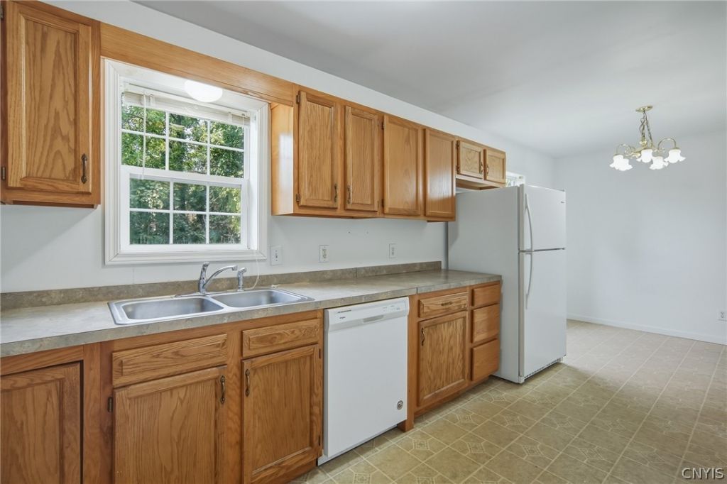 Stiles Rd, Syracuse, NY 13209 #1
