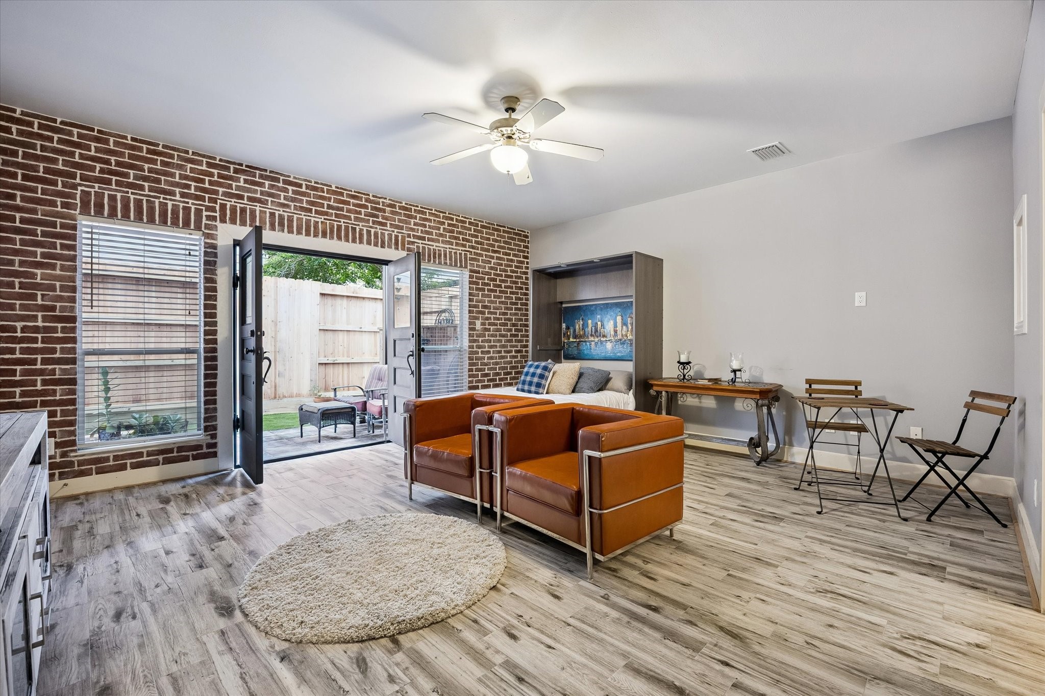  915 Knox Street D - 物件實景