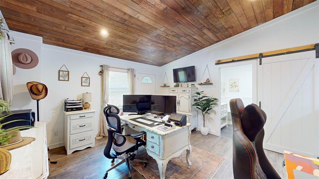 Emory, Texas, 75440, United States, 5 Bedrooms Bedrooms, ,3 BathroomsBathrooms,Residential,For Sale,1708267