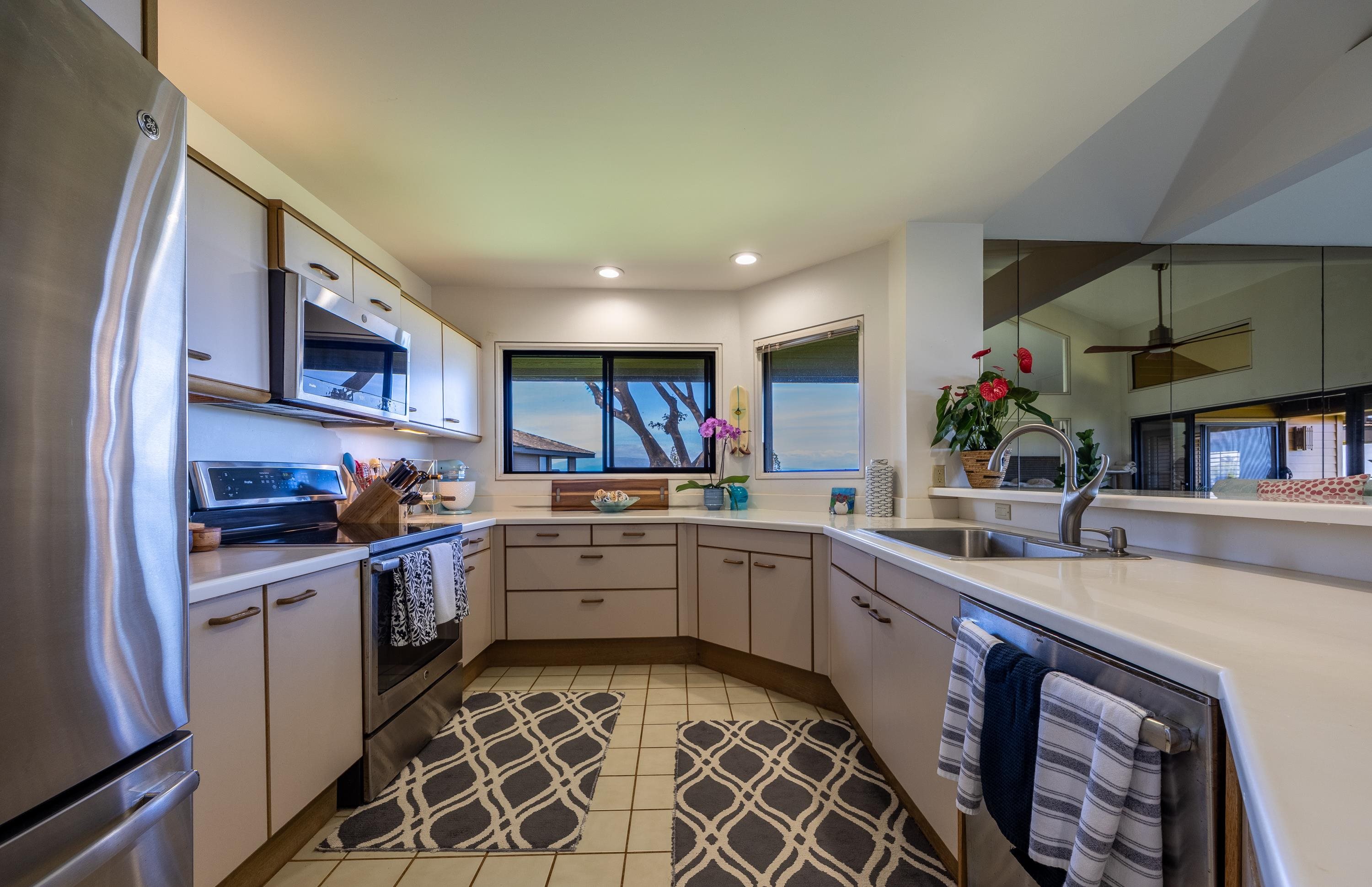 Lahaina, Hawaii, 96761, United States, 2 Bedrooms Bedrooms, ,2 BathroomsBathrooms,Residential,For Sale,1908273