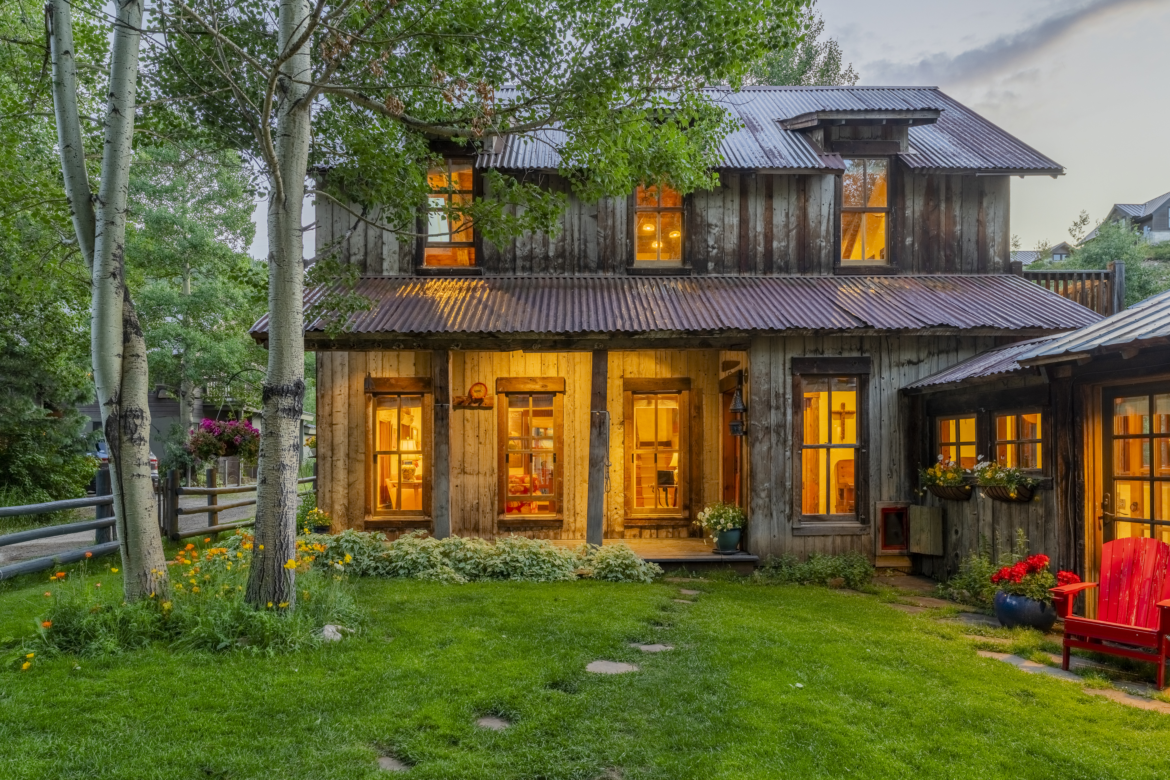  BEAR ALLEY - Unwrap The Fairytale - A Once-In-A-Lifetime Creekside Compound - 物件實景