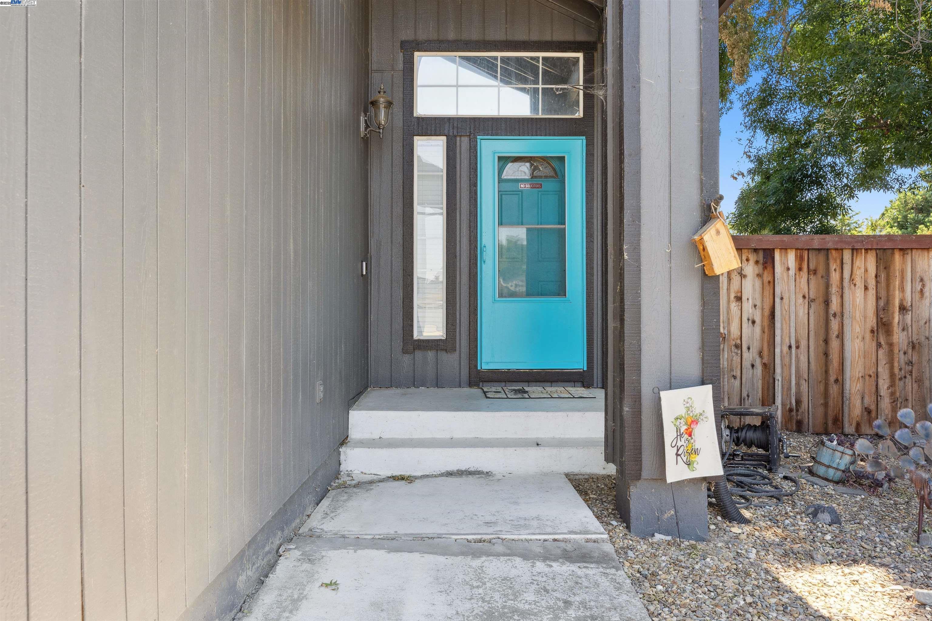 Vacaville, California, 95687, United States, 3 Bedrooms Bedrooms, ,3 BathroomsBathrooms,Residential,For Sale,1975842