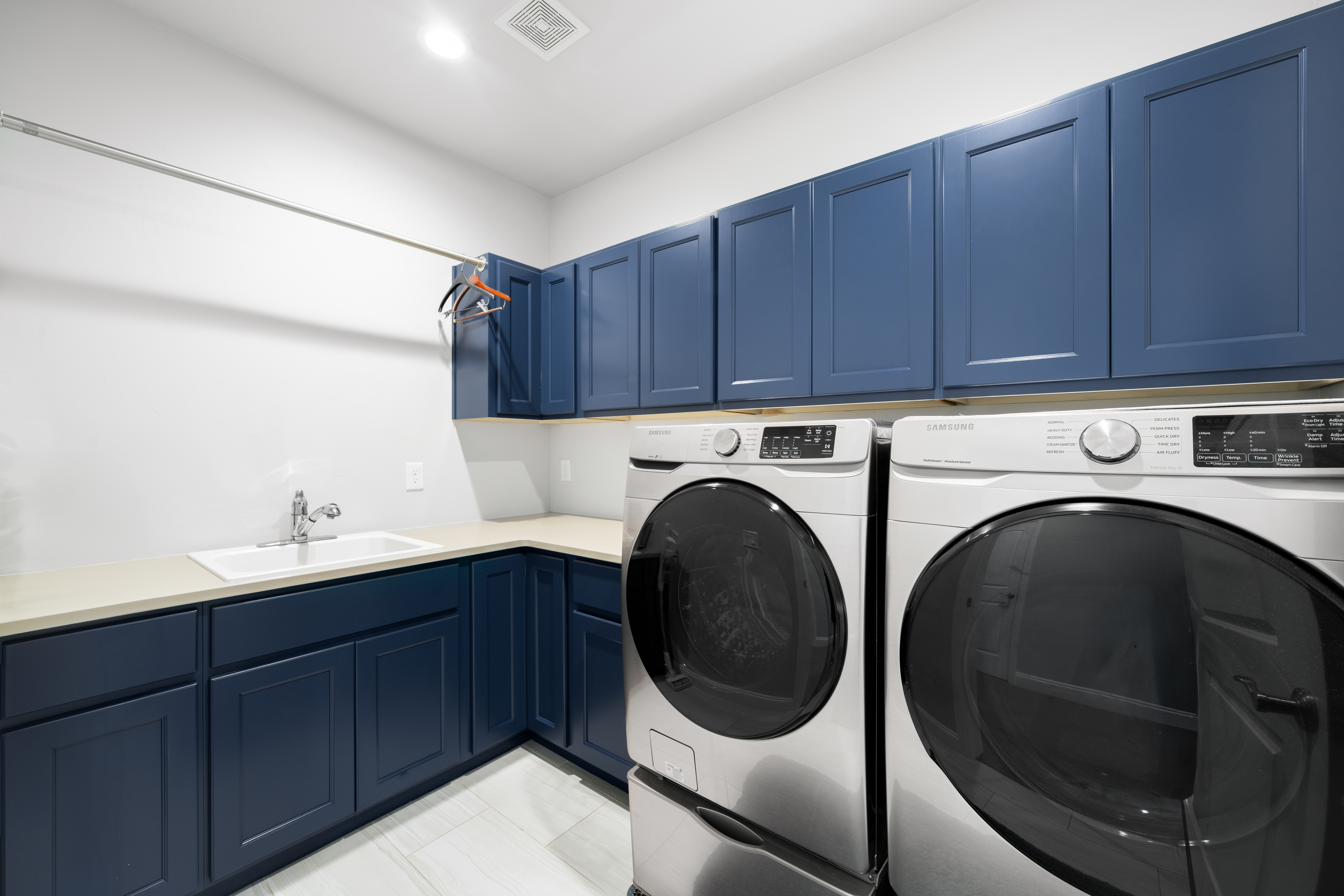  Beautifully upgraded home blends luxury, comfort, and functionality. - 物件實景