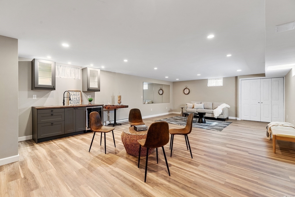 Malden, Massachusetts, 02148, United States, 5 Bedrooms Bedrooms, ,5 BathroomsBathrooms,Residential,For Sale,1984195