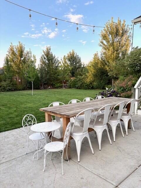 Redmond, Oregon, 97756, United States, 4 Bedrooms Bedrooms, ,3 BathroomsBathrooms,Residential,For Sale,1931371