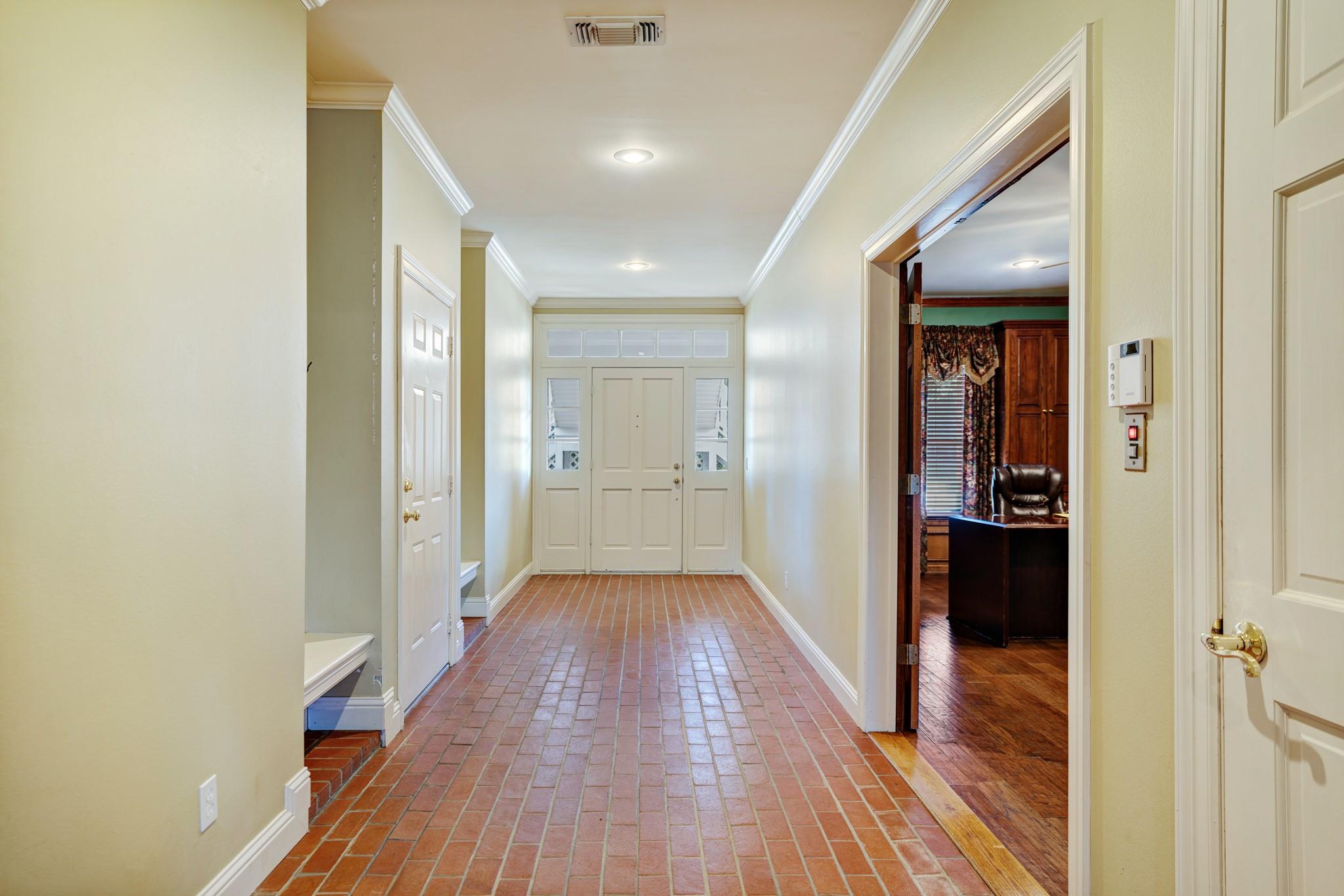 Paris, Texas, 75462, United States, 5 Bedrooms Bedrooms, ,5 BathroomsBathrooms,Residential,For Sale,1990827