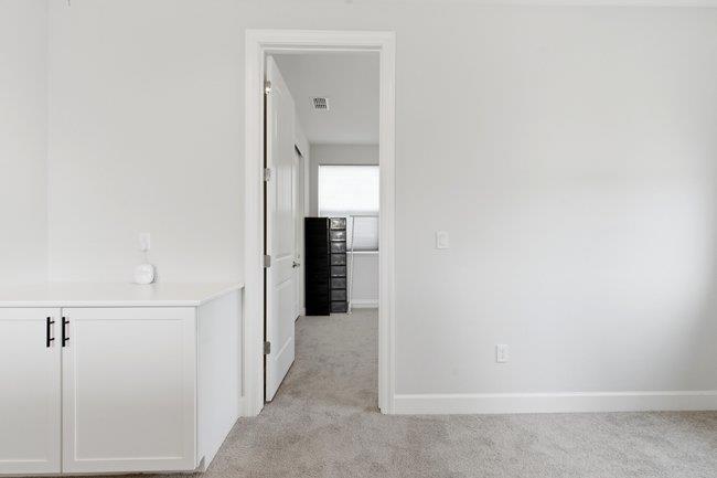 Hollister, California, 95023, United States, 5 Bedrooms Bedrooms, ,4 BathroomsBathrooms,Residential,For Sale,2032027