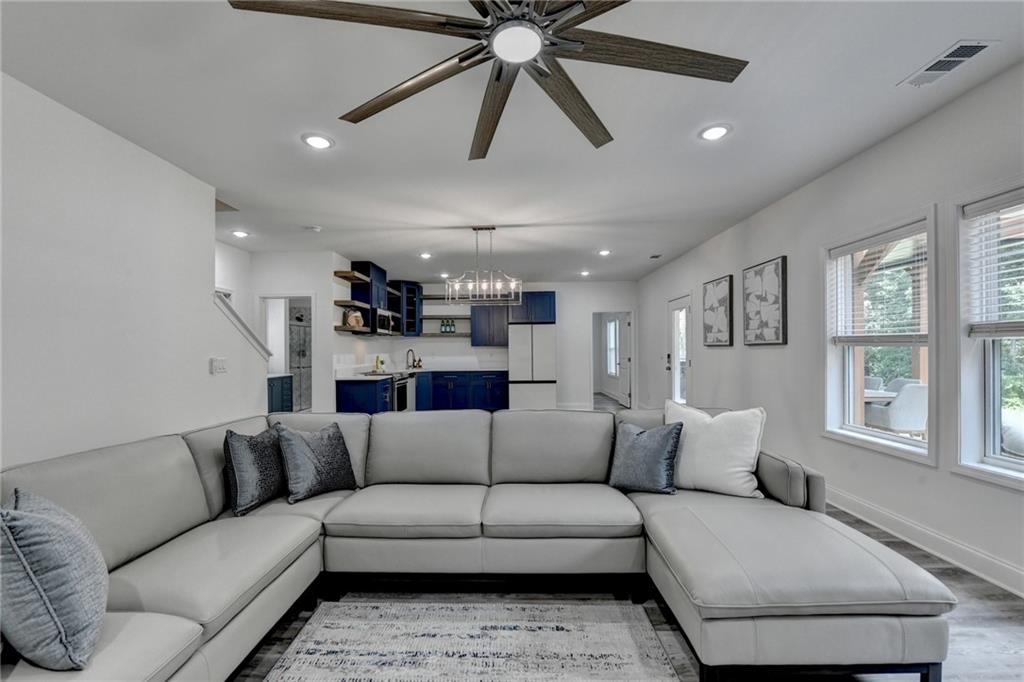 Gainesville, Georgia, 30506, United States, 5 Bedrooms Bedrooms, ,6 BathroomsBathrooms,Residential,For Sale,1978029