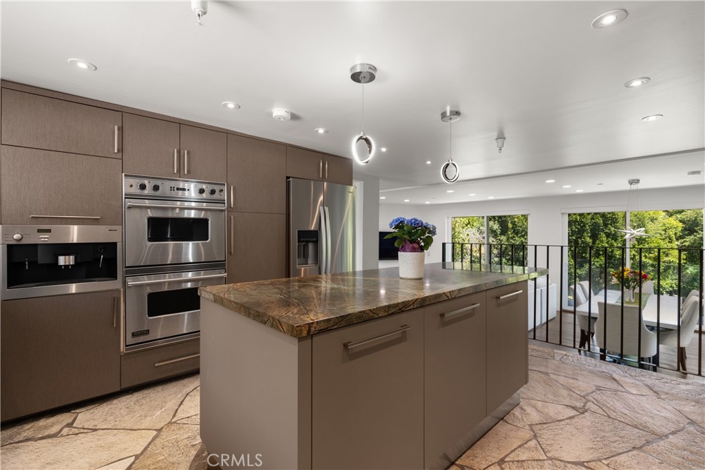Los Angeles, California, 90046, United States, 3 Bedrooms Bedrooms, ,4 BathroomsBathrooms,Residential,For Sale,1817494