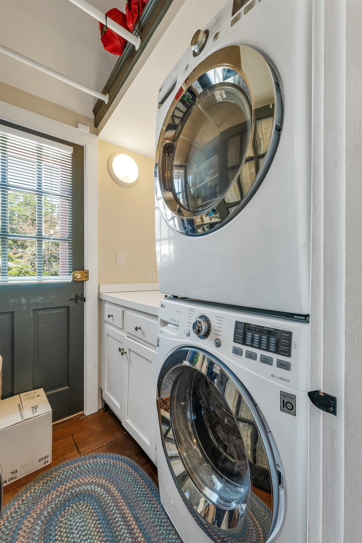 Portsmouth, New Hampshire, 03801, United States, 3 Bedrooms Bedrooms, ,1 BathroomBathrooms,Residential,For Sale,1919932