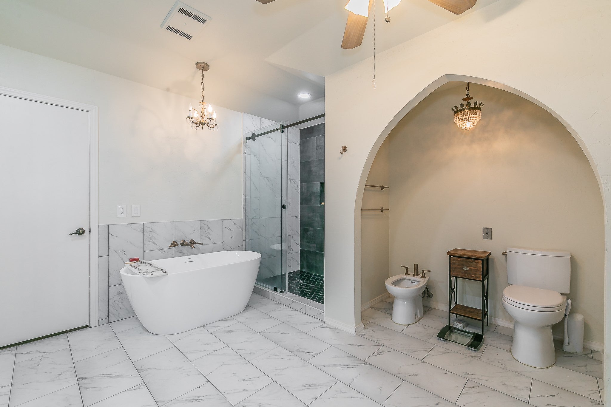 Arlington, Texas, 76012, United States, 3 Bedrooms Bedrooms, ,3 BathroomsBathrooms,Residential,For Sale,1976983