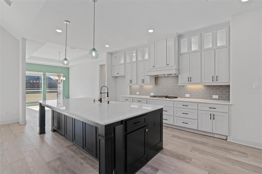 Shady Shores, Texas, 76208, United States, 4 Bedrooms Bedrooms, ,4 BathroomsBathrooms,Residential,For Sale,1983934