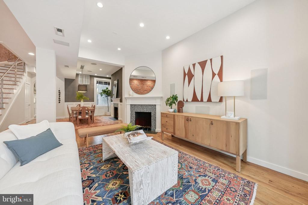 Washington, District of Columbia, 20001, United States, 6 Bedrooms Bedrooms, ,6 BathroomsBathrooms,Residential,For Sale,1983569