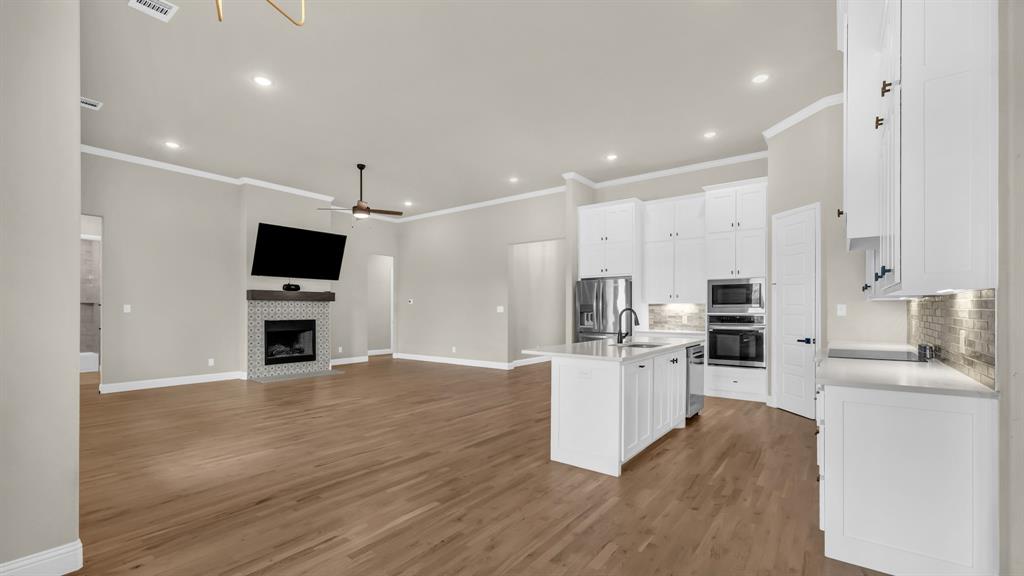 Poolville, Texas, 76487, United States, 4 Bedrooms Bedrooms, ,3 BathroomsBathrooms,Residential,For Sale,1998722