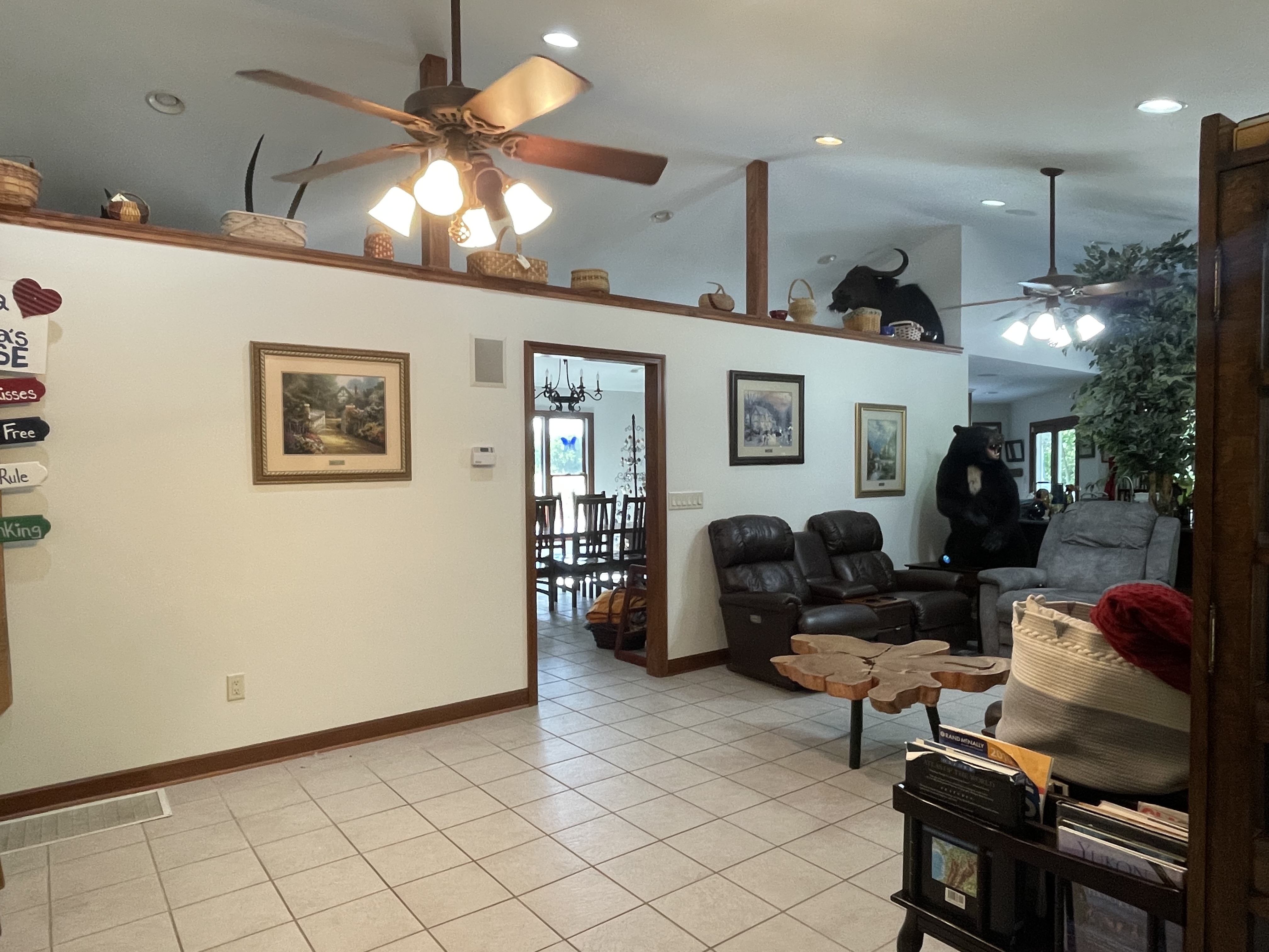 Murphysboro, Illinois, 62966, United States, 5 Bedrooms Bedrooms, ,6 BathroomsBathrooms,Residential,For Sale,1977081