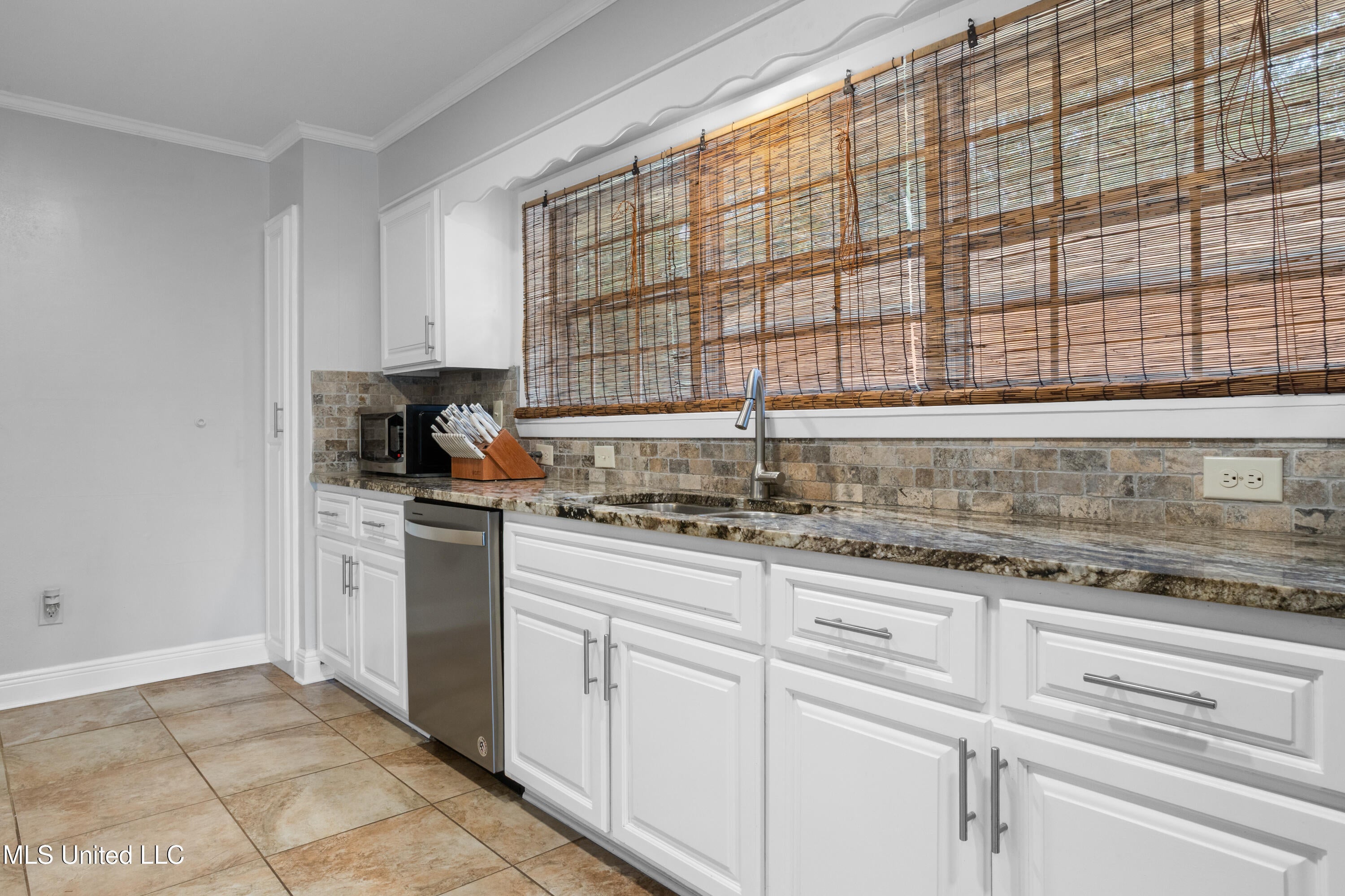 Gautier, Mississippi, 39553, United States, 4 Bedrooms Bedrooms, ,3 BathroomsBathrooms,Residential,For Sale,2003133